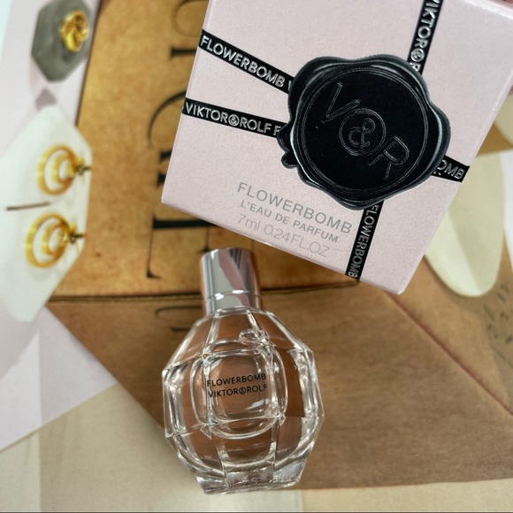 Viktor & Rolf Flowerbomb - Picture 2 of 2